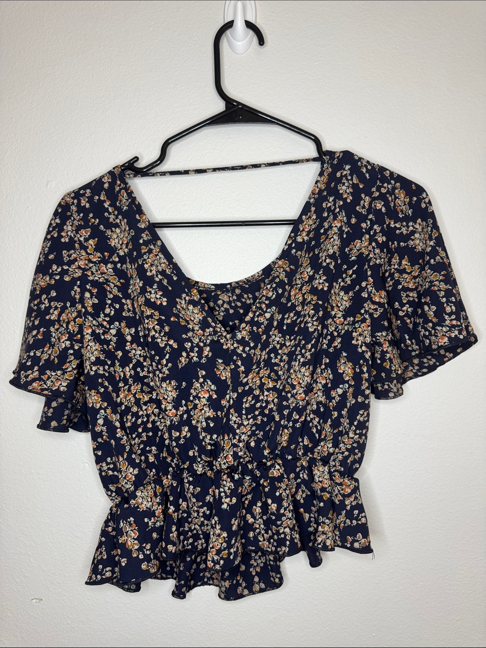 Navy Floral Puff-Sleeve Peplum Blouse - Picture 5 of 6